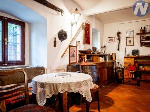 Prodej vícegeneračního domu, Paračov, 388 m2