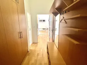Pronájem bytu 2+kk, Praha - Nové Město, U půjčovny, 37 m2