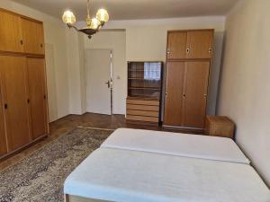 Pronájem bytu 3+1, Praha - Strašnice, Pod Viktorkou, 107 m2