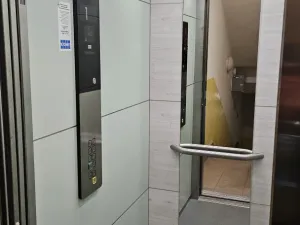 Prodej bytu 3+1, Praha - Holešovice, Ortenovo náměstí, 90 m2