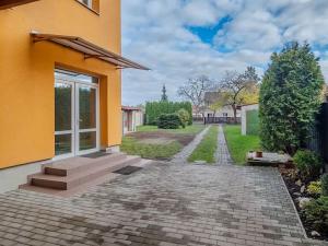 Prodej činžovního domu, Sadská, Husova, 306 m2