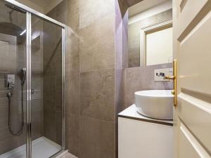 Pronájem bytu 3+1, Praha - Nové Město, Bolzanova, 93 m2