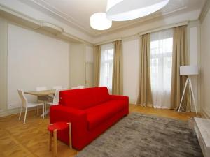 Pronájem bytu 2+1, Praha - Nové Město, Bolzanova, 92 m2