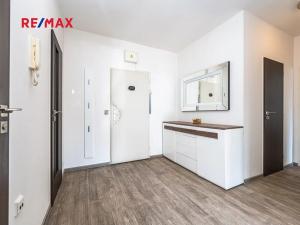 Prodej bytu 2+1, Praha - Černý Most, náměstí Plukovníka Vlčka, 83 m2