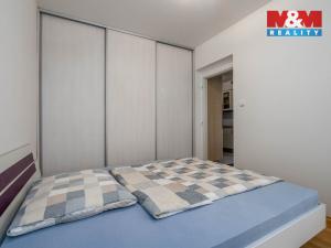 Pronájem bytu 2+kk, Hradec Králové, Na Občinách, 38 m2