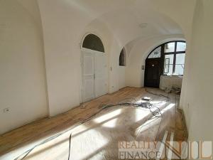 Pronájem obchodního prostoru, Plzeň, náměstí Republiky, 78 m2