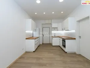 Pronájem bytu 2+kk, Praha - Libeň, Novovysočanská, 37 m2