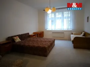 Pronájem bytu 2+1, Jindřichův Hradec - Jindřichův Hradec I, Panská, 80 m2