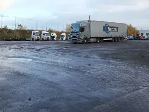 Pronájem komerčního pozemku, Praha, 1000 m2