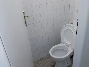 Pronájem obchodního prostoru, Praha - Holešovice, Františka Křížka, 90 m2
