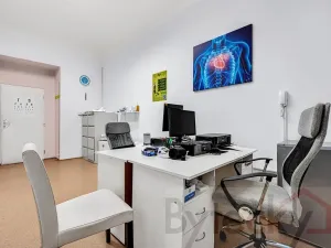 Pronájem ordinace, Praha - Smíchov, Stroupežnického, 84 m2