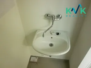 Pronájem obchodního prostoru, Karlovy Vary, Krále Jiřího, 19 m2