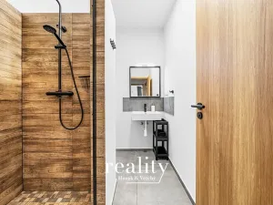 Prodej apartmánu, Perná, 205 m2