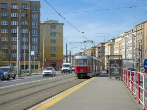 Prodej obchodního prostoru, Praha - Vršovice, Kubánské náměstí, 113 m2