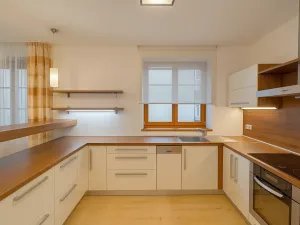 Pronájem kanceláře, Praha, 121 m2