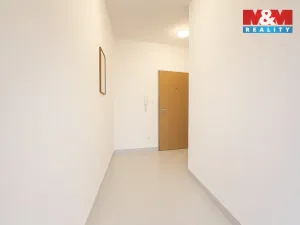 Pronájem bytu 2+kk, Praha, U jízdárny, 50 m2