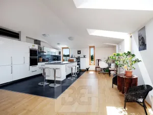 Prodej bytu 6+kk a větší, Průhonice, Uhříněveská, 264 m2