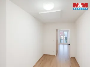 Pronájem bytu 1+kk, Škvorec - Třebohostice, 29 m2