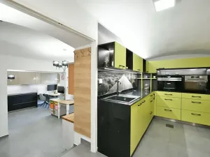 Prodej obchodního prostoru, Praha - Smíchov, Radlická, 86 m2