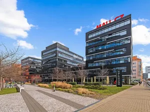 Pronájem kanceláře, Praha - Holešovice, U garáží, 158 m2