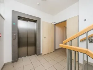 Pronájem bytu 1+kk, Praha - Horní Měcholupy, Hornoměcholupská, 38 m2