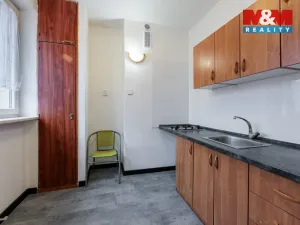 Pronájem bytu 1+1, Cheb, Kasární náměstí, 30 m2