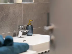 Pronájem bytu 1+kk, Praha - Hloubětín, Poděbradská, 28 m2