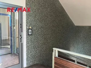 Pronájem kanceláře, Praha - Kobylisy, Horňátecká, 14 m2