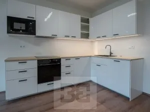 Pronájem bytu 2+kk, Liberec, Tovární, 66 m2