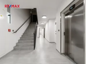 Prodej bytu 2+kk, Praha - Prosek, Čakovická, 43 m2