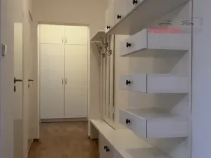 Prodej bytu 2+1, Otrokovice, Hlavní, 58 m2