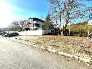 Pronájem garážového stání, Praha - Troja, Jiřího Jandy, 18 m2