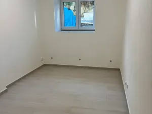 Pronájem bytu 1+kk, Praha - Vinohrady, Nad olšinami, 24 m2