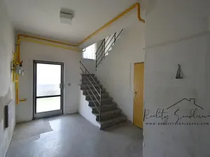 Prodej bytu 3+1, Chropyně, Hrad, 89 m2