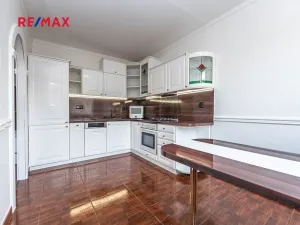 Pronájem bytu 3+1, Praha - Kobylisy, Frýdlantská, 67 m2