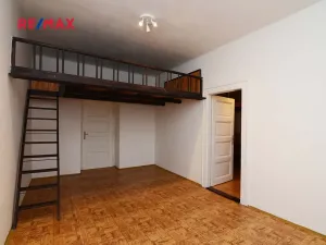 Pronájem bytu 2+1, Praha - Libeň, V mezihoří, 56 m2