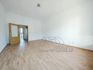 Pronájem bytu 1+1, České Budějovice, Husova tř., 40 m2