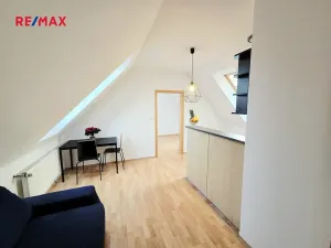 Prodej bytu 2+kk, Jesenice, Příčná I., 45 m2