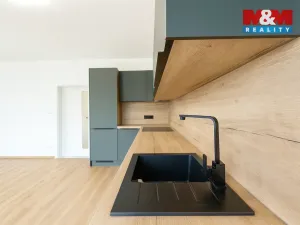 Pronájem bytu 2+kk, Praha, U jízdárny, 50 m2