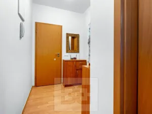 Prodej bytu 2+kk, Praha - Zbraslav, Pickova, 55 m2