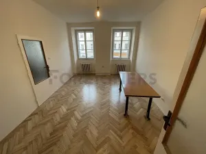 Pronájem bytu 2+kk, Hradec Králové, Velké náměstí, 60 m2