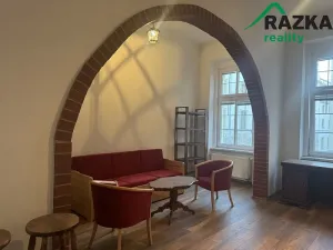 Prodej bytu 2+1, Karlovy Vary, 82 m2