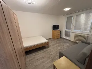 Pronájem bytu 1+1, Otrokovice, Polní, 32 m2