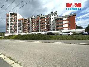 Pronájem bytu 1+kk, Praha - Hloubětín, Nademlejnská, 37 m2