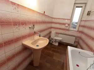 Prodej vícegeneračního domu, Lahošť, Švermova, 250 m2