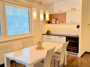 Pronájem bytu 2+kk, Pardubice, nábřeží Závodu míru, 76 m2