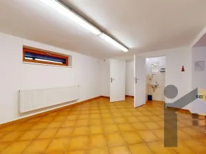 Pronájem obchodního prostoru, Praha - Hostivař, Hornoměcholupská, 88 m2