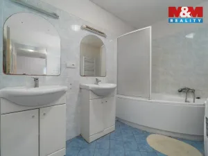 Prodej rodinného domu, Zlín - Louky, Růžová, 600 m2