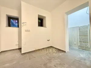 Pronájem atypického bytu, Teplice, J. V. Sládka, 134 m2