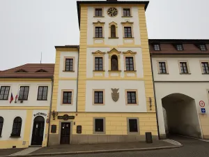 Pronájem restaurace, Jílové u Prahy, Masarykovo náměstí, 68 m2